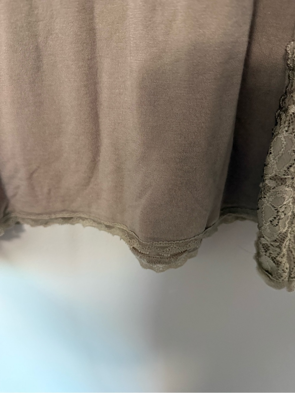 Taupe Lace Trim Tank Top Women’s Medium Boho Button Detail Flowy Cami - Picture 5 of 6